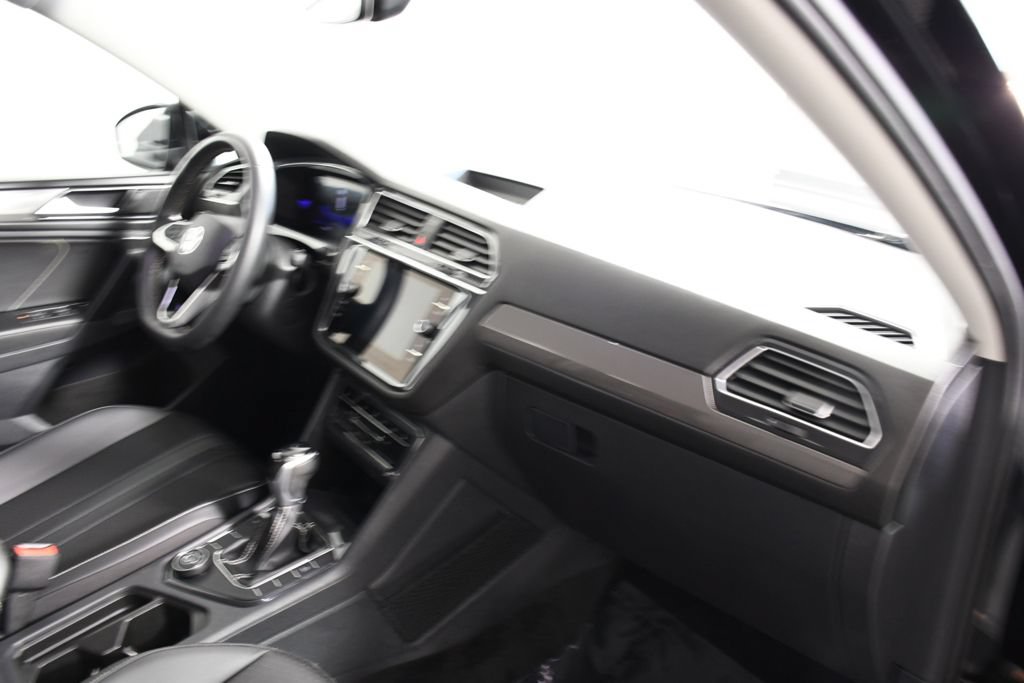 Used 2023 Volkswagen Tiguan SE AWD/4WD image 19