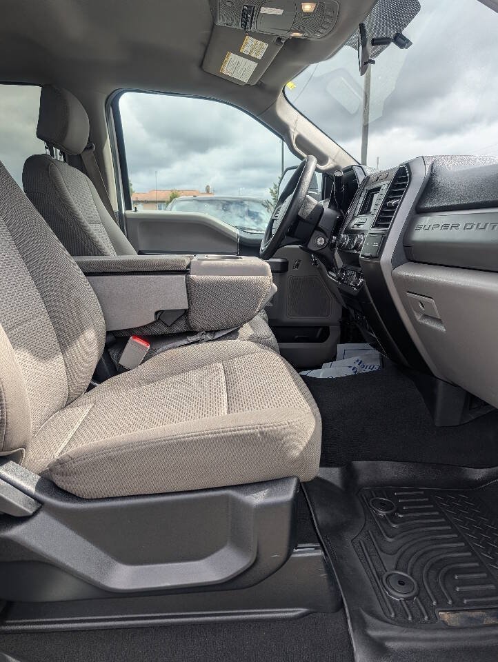 Used 2019 Ford F350 XLT w/ Camper Package AWD/4WD image 23