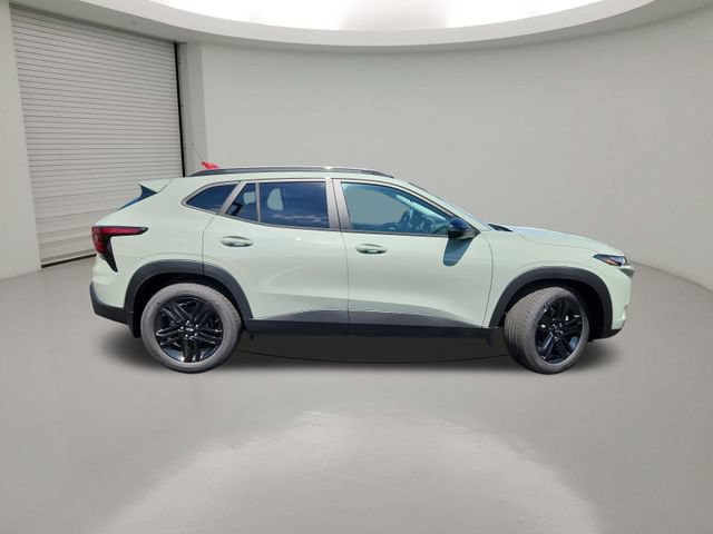 New 2026 Chevrolet Trax ACTIV w/ Sunroof Package FWD image 8