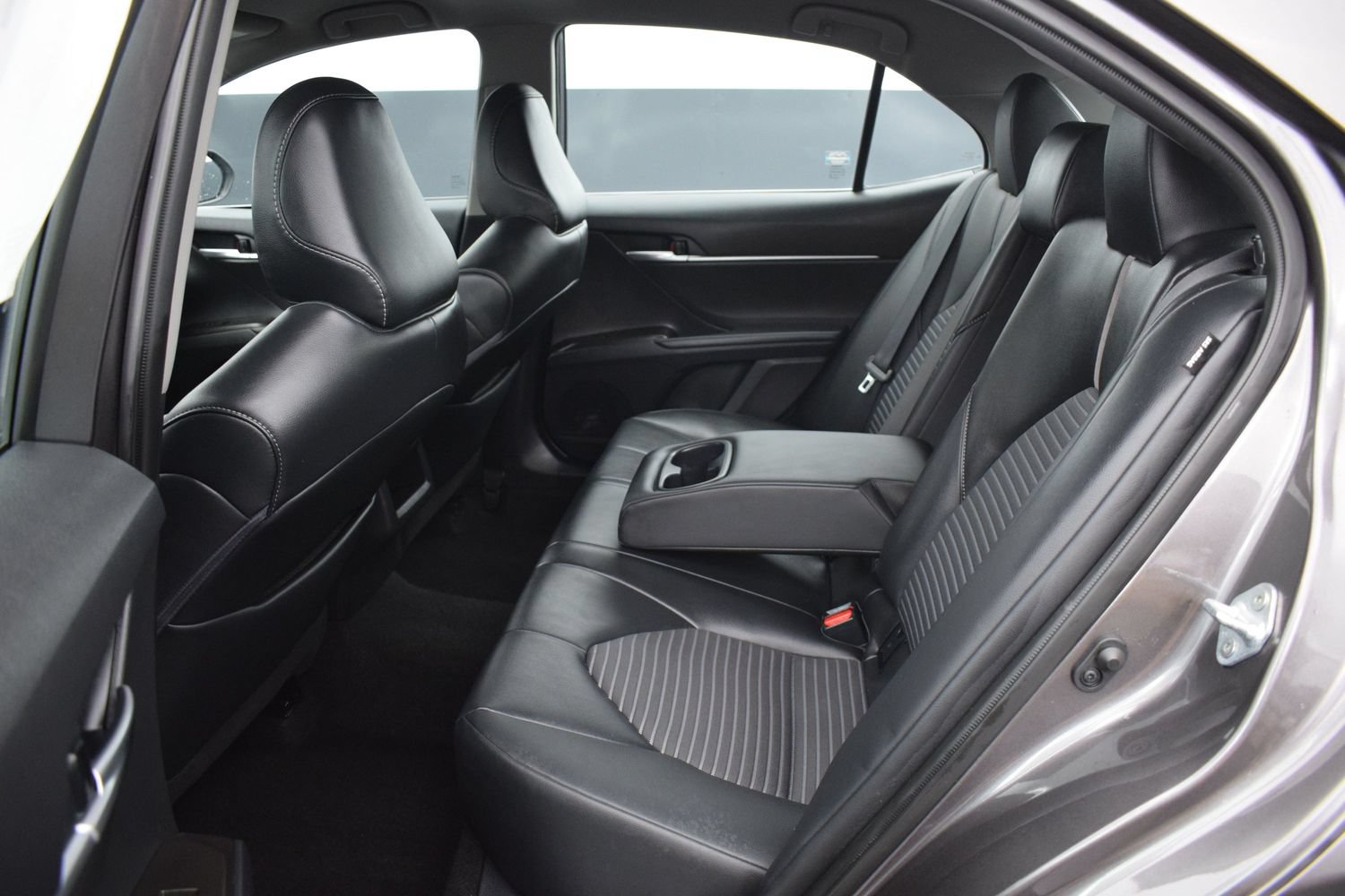 Used 2024 Toyota Camry SE FWD image 12