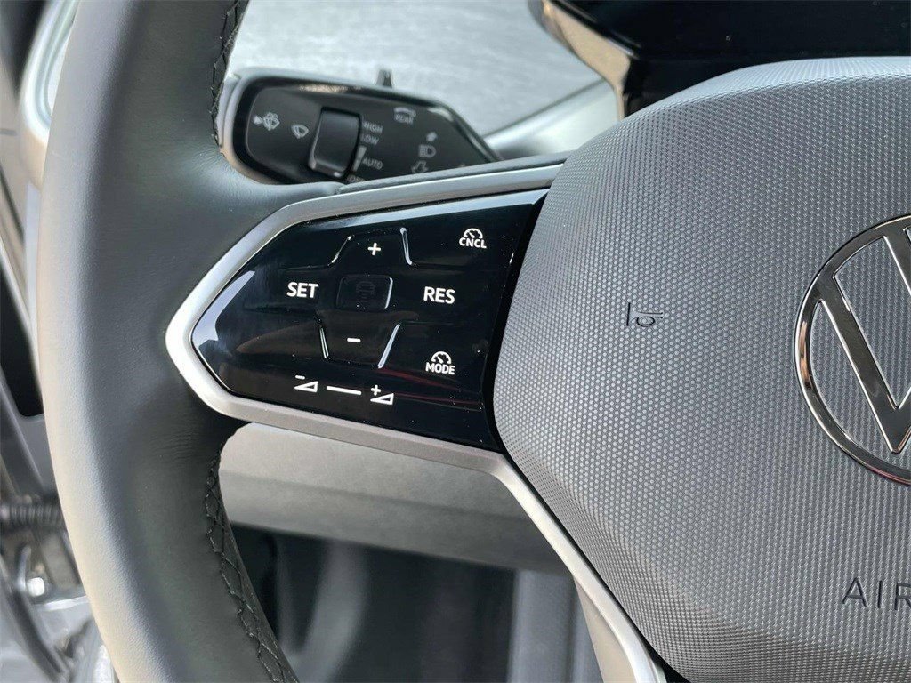 New 2025 Volkswagen ID. Buzz Pro S RWD image 23