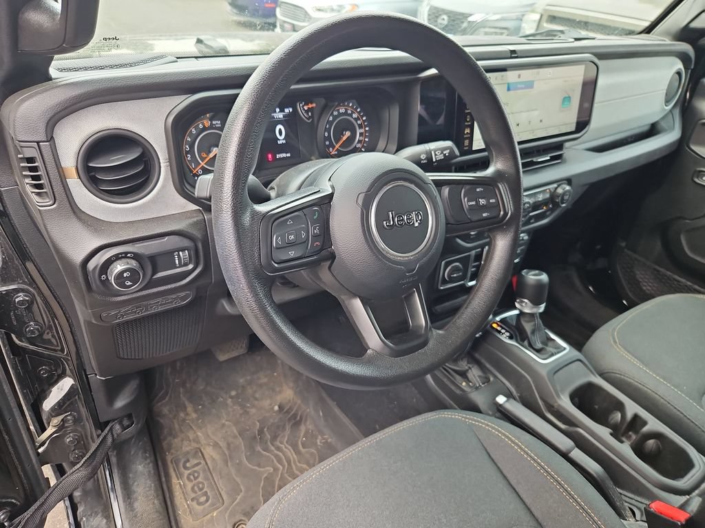 Certified 2024 Jeep Gladiator Sport AWD/4WD image 13