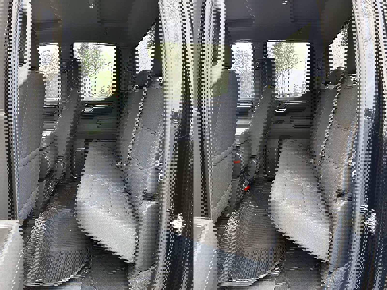 Used 2025 Chevrolet Silverado 1500 LT image 30