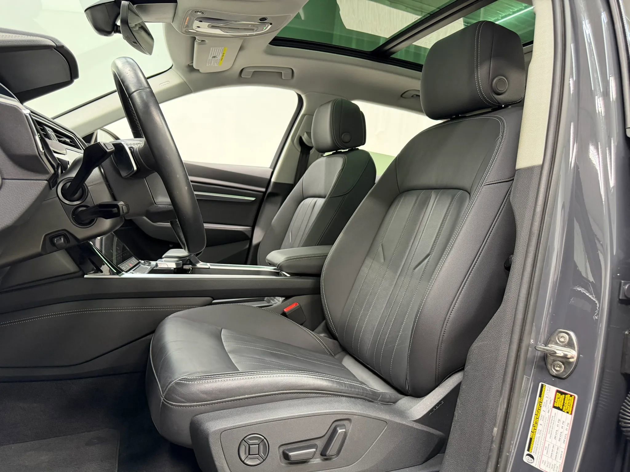 Used 2024 Audi Q8 e-tron Premium image 15