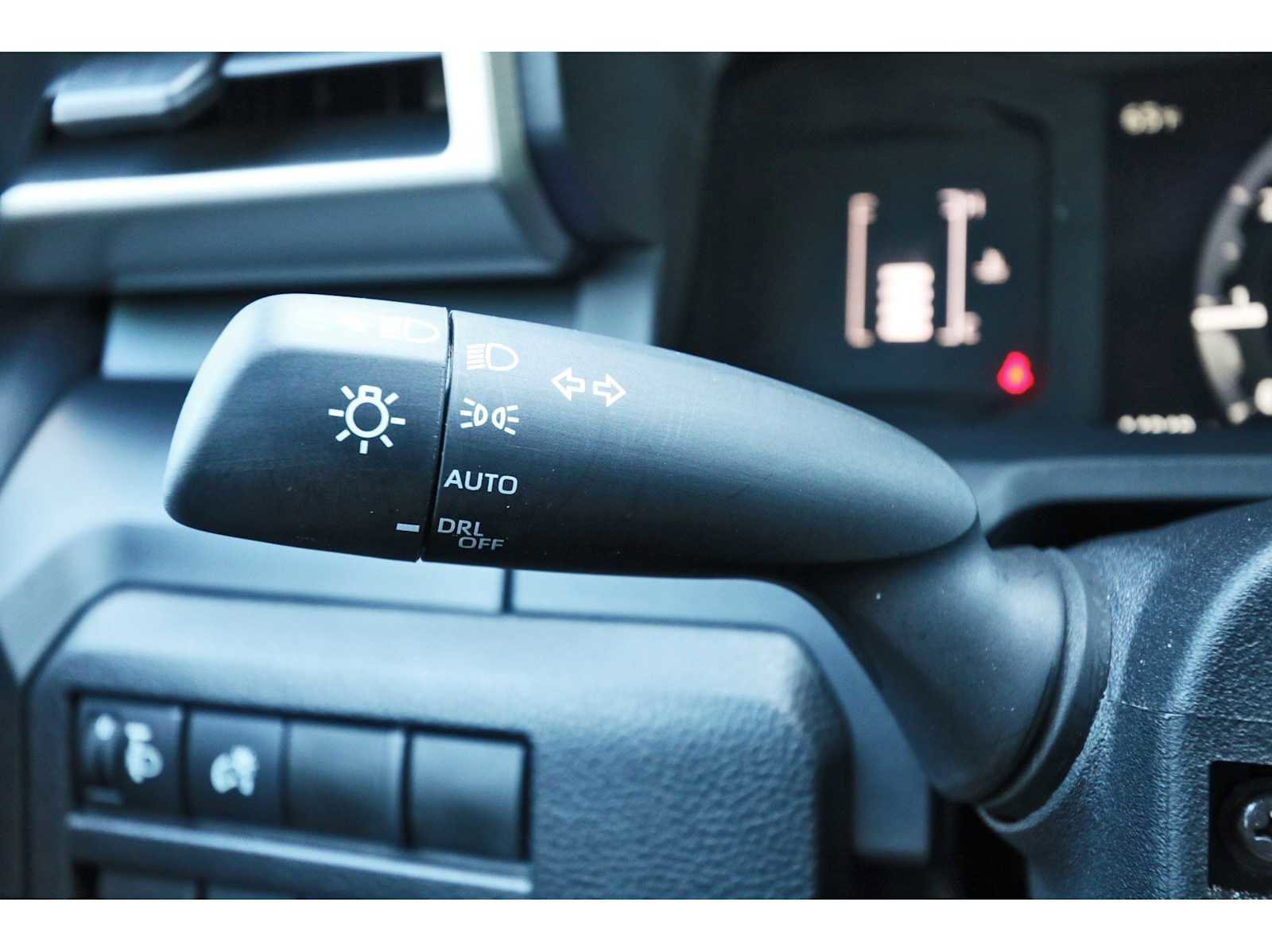 Used 2025 Toyota Tacoma SR image 17