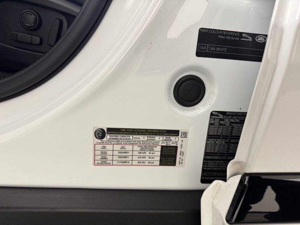 Used 2025 Jaguar F-PACE R-Dynamic S image 33