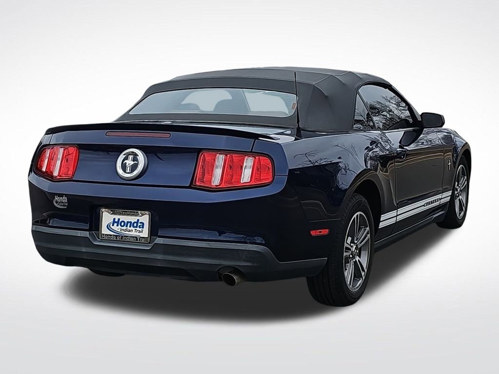 Used 2010 Ford Mustang Convertible image 6