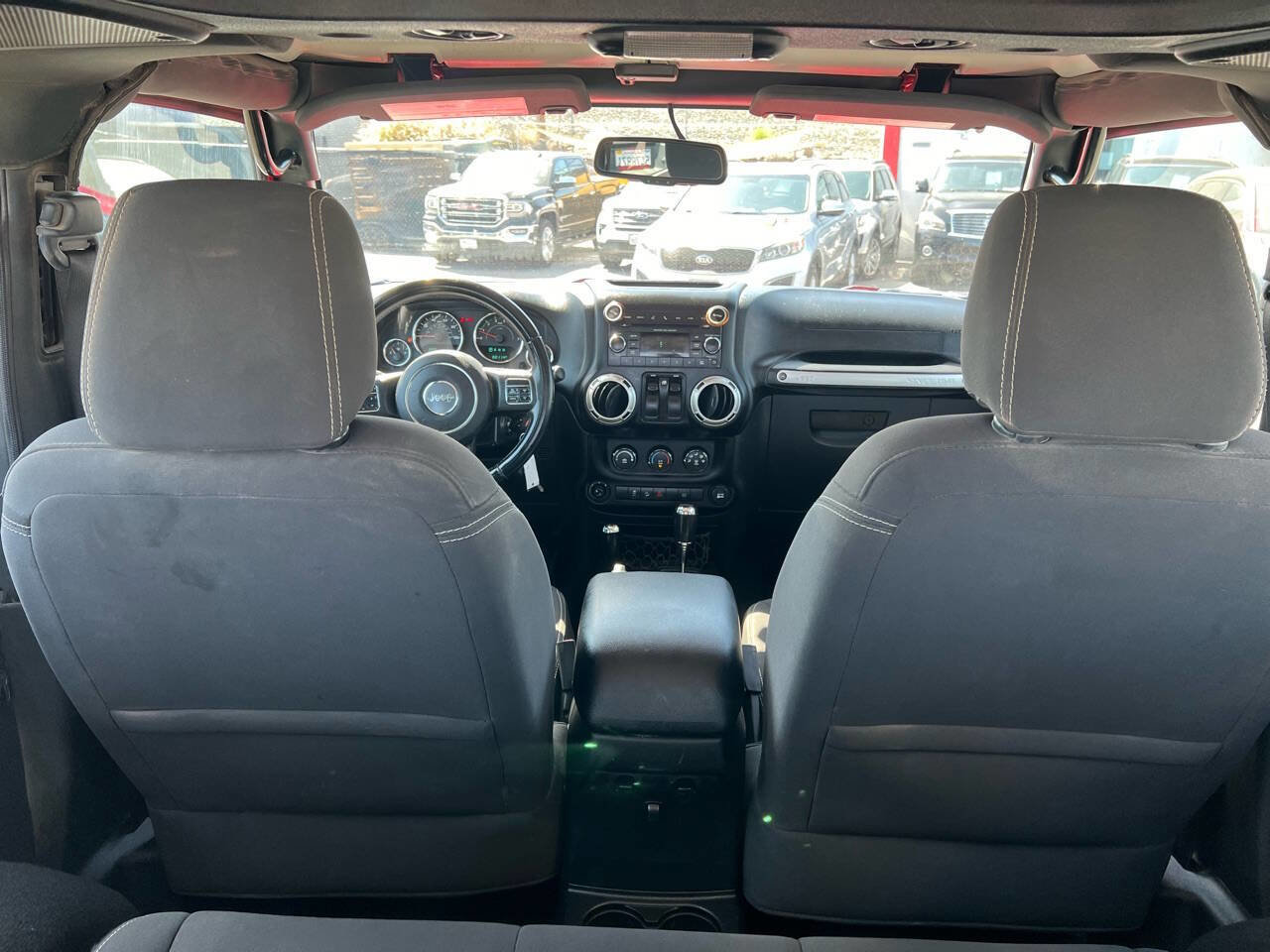 Used 2017 Jeep Wrangler Rubicon w/ Power Convenience Group image 28