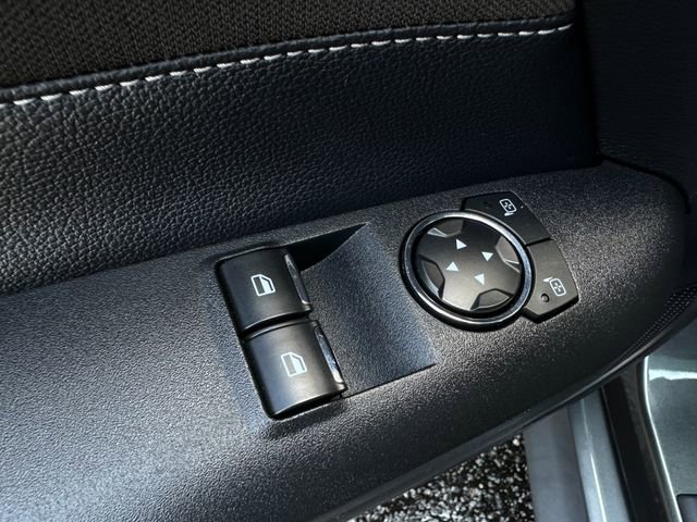 Used 2018 Ford Mustang Coupe image 14