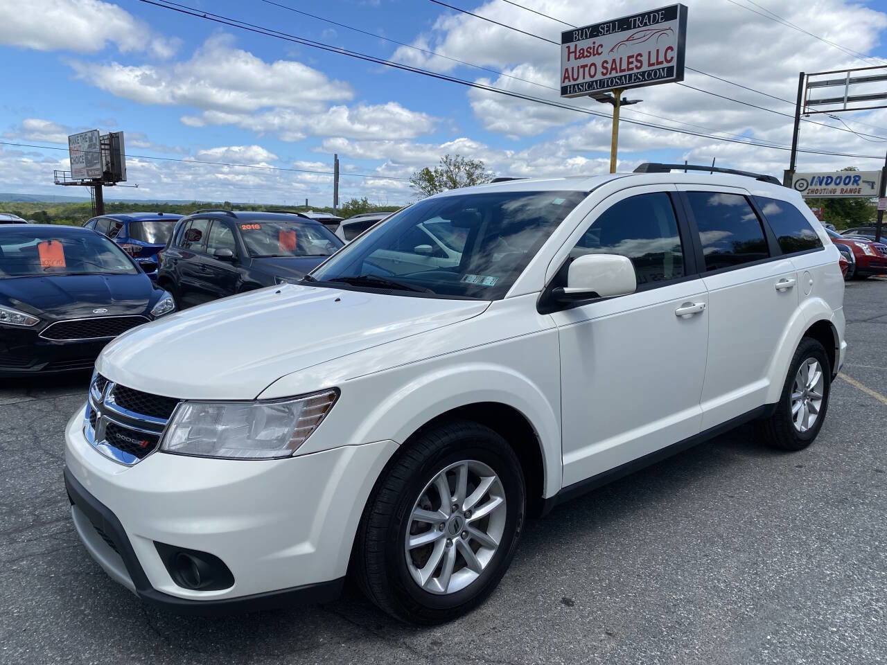 Used 2019 Dodge Journey SE FWD image 1