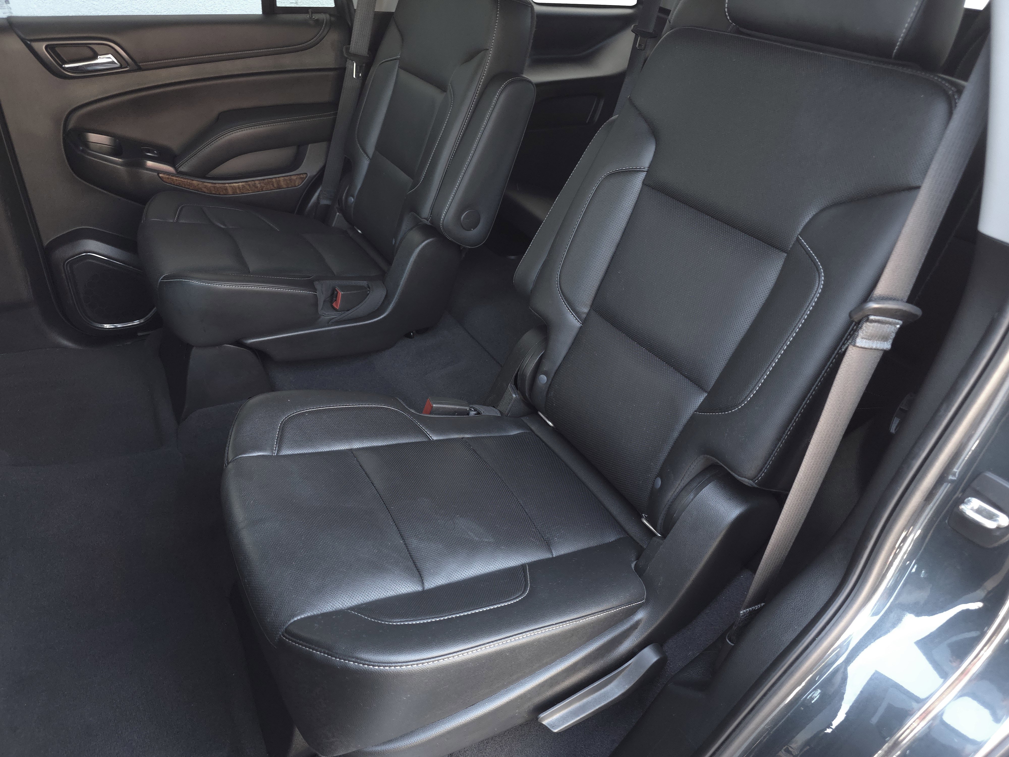 Used 2020 Chevrolet Tahoe Premier w/ RST 6.2L Performance Edition image 32