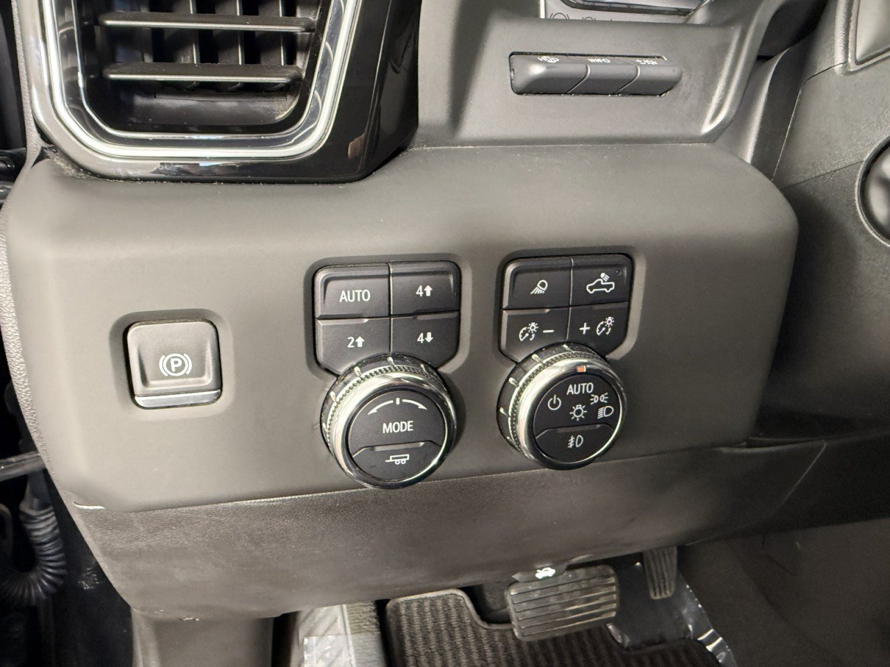 Used 2025 GMC Sierra 1500 Denali Ultimate AWD/4WD image 24
