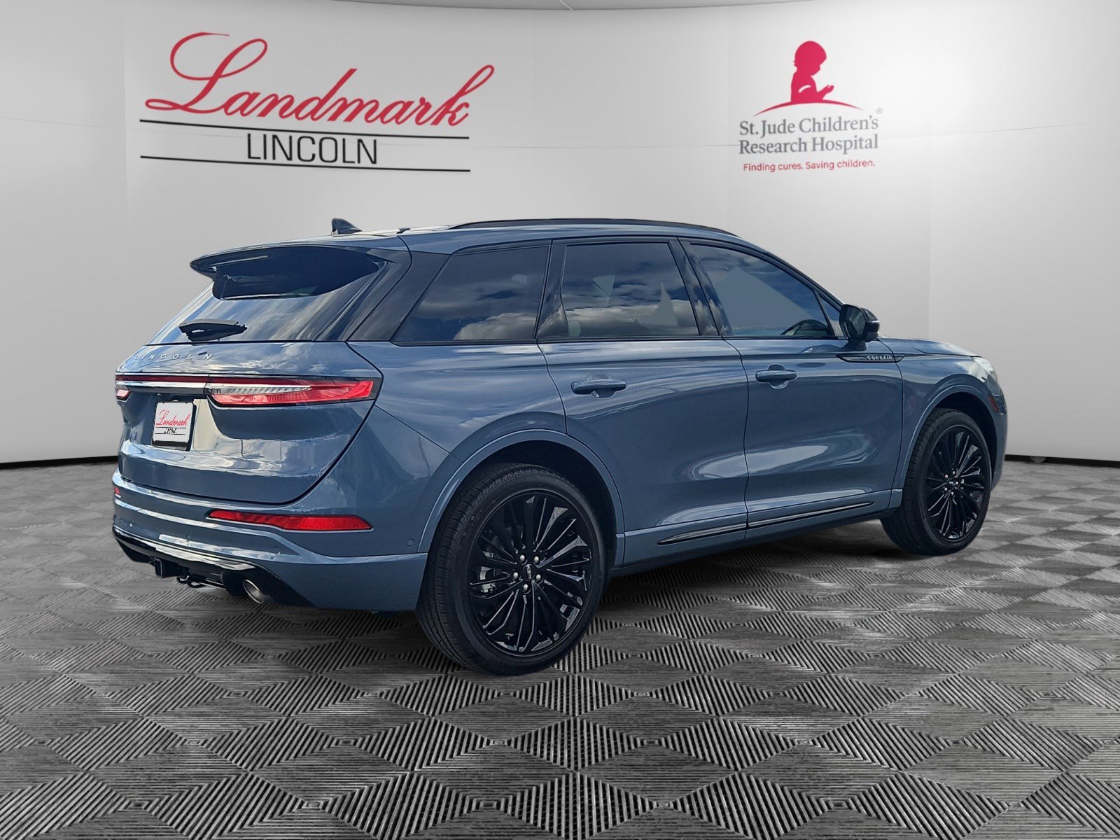 Certified 2024 Lincoln Corsair Reserve w/ Equipment Group 202A AWD/4WD image 5