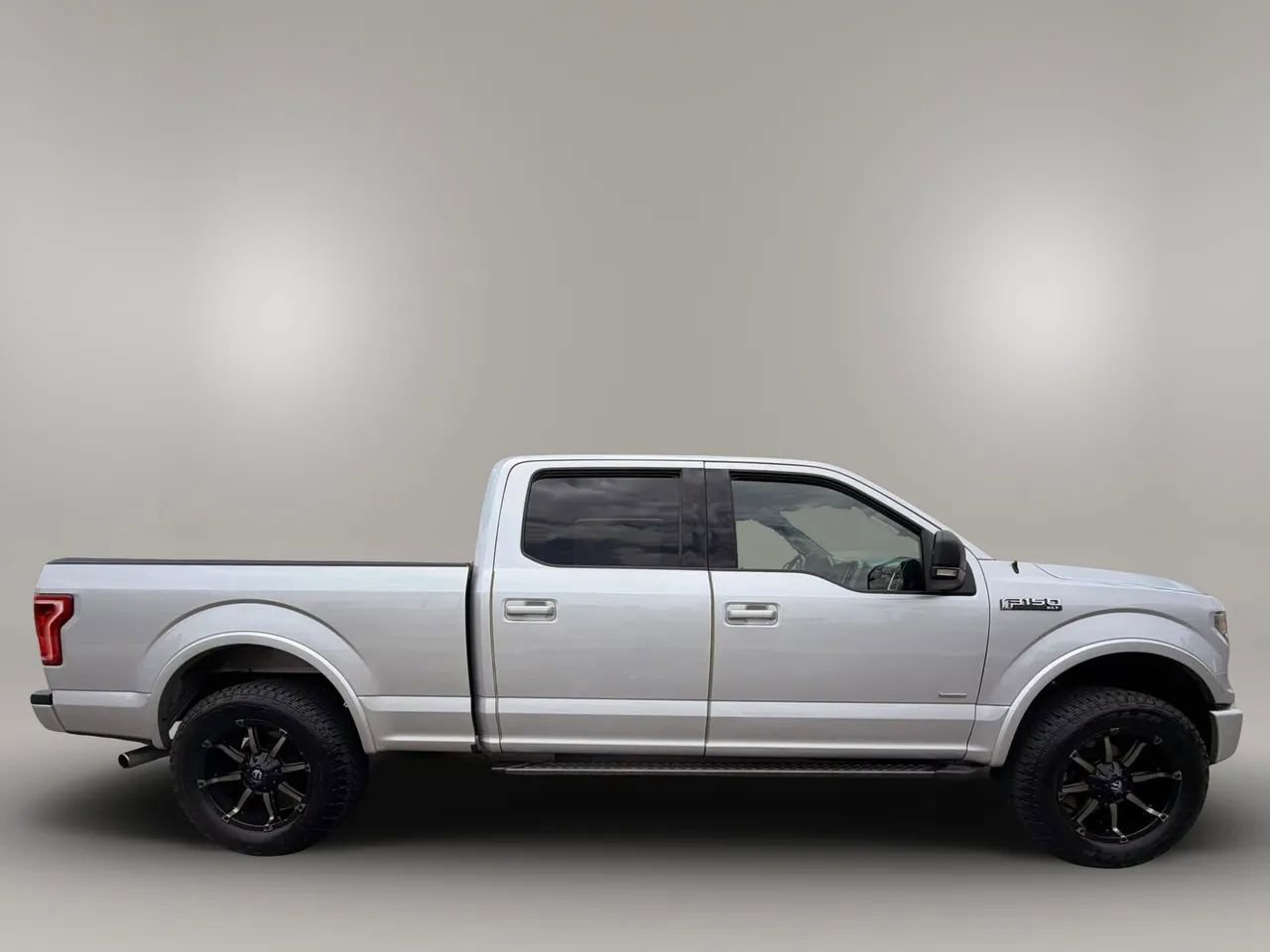 Used 2015 Ford F150 XLT w/ Equipment Group 302A Luxury AWD/4WD image 16