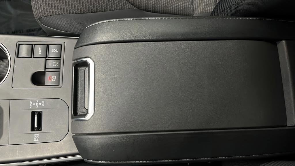 Used 2023 Toyota Highlander LE FWD image 19