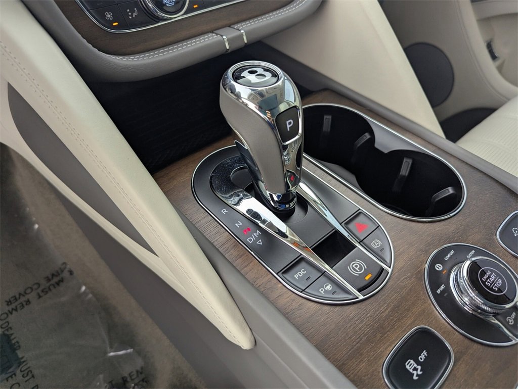 Used 2023 Bentley Bentayga image 24