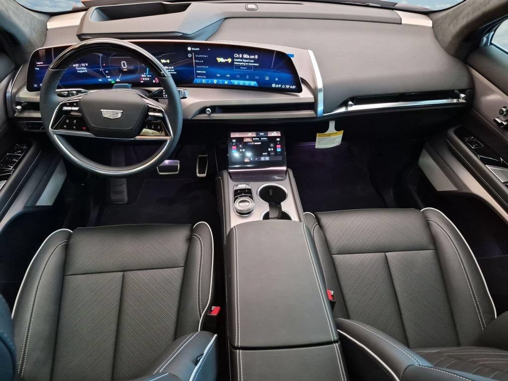 New 2027 Cadillac Vistiq Platinum AWD/4WD image 11