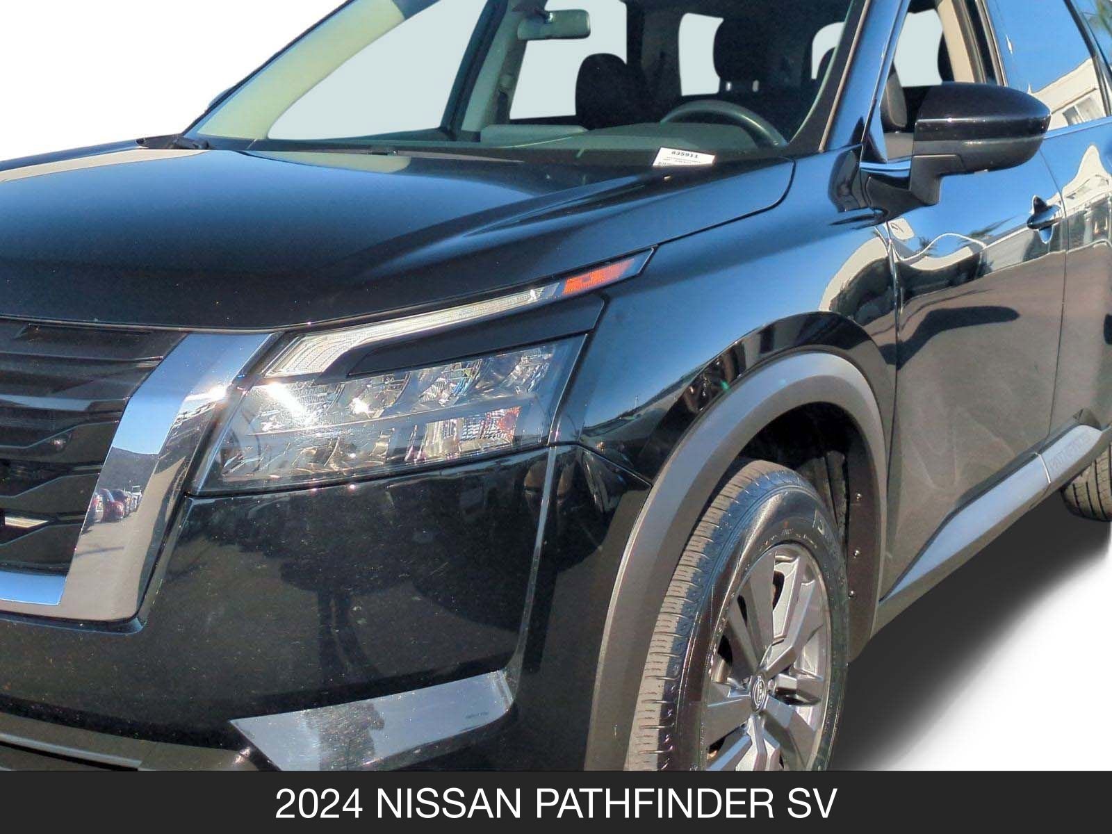 Used 2024 Nissan Pathfinder SV image 10