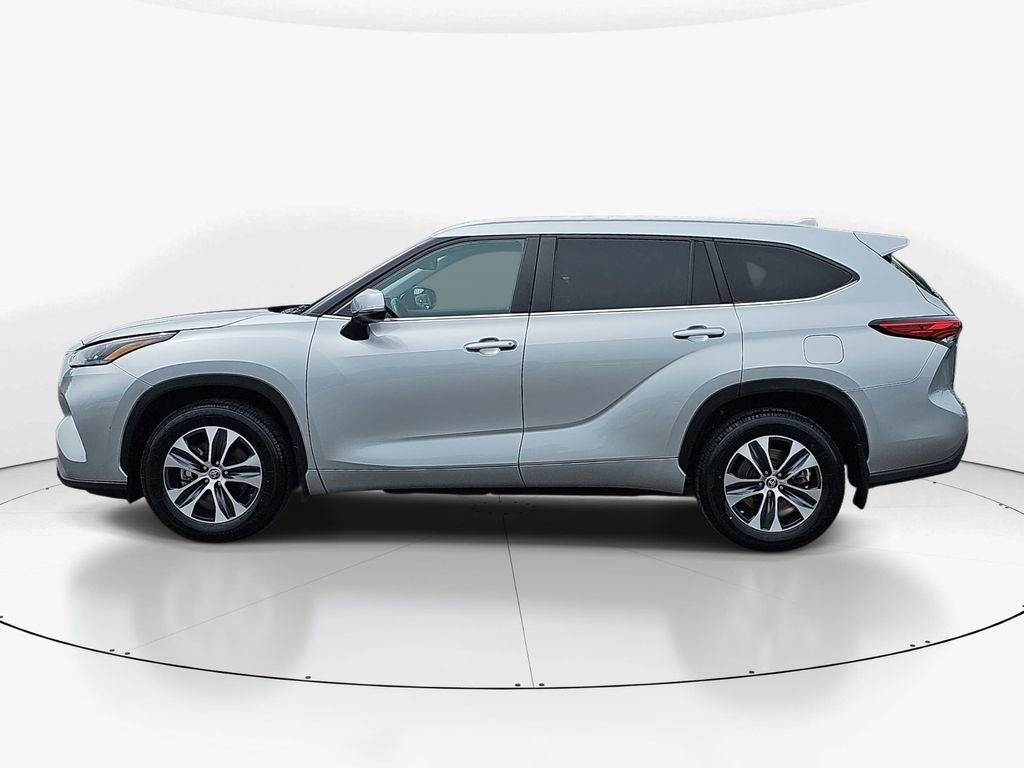 Used 2023 Toyota Highlander XLE FWD image 10