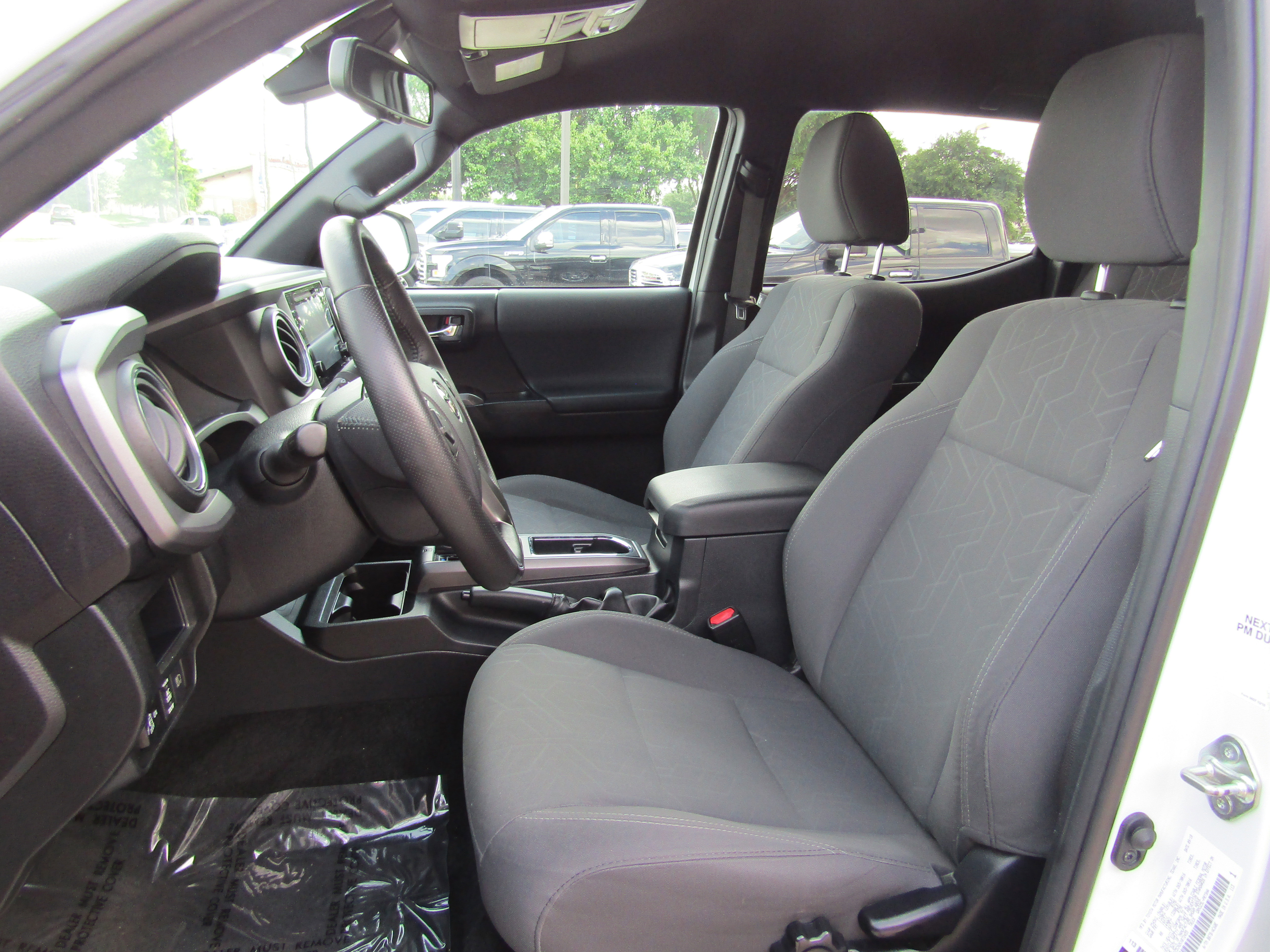 Used 2019 Toyota Tacoma TRD Off-Road image 8