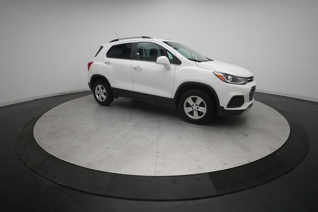 Used 2017 Chevrolet Trax LT w/ LT Convenience Package AWD/4WD image 35