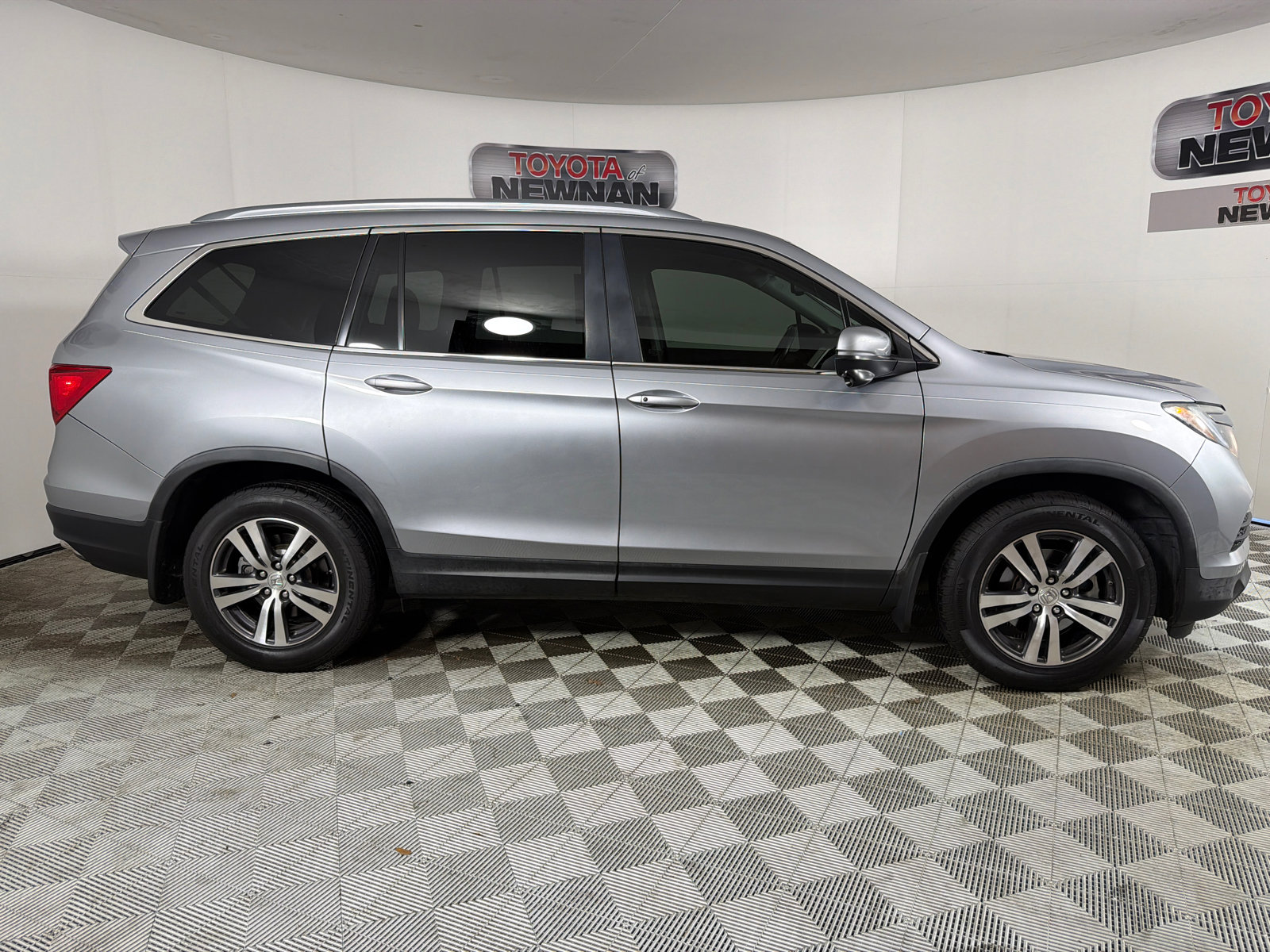Used 2017 Honda Pilot EX-L image 3