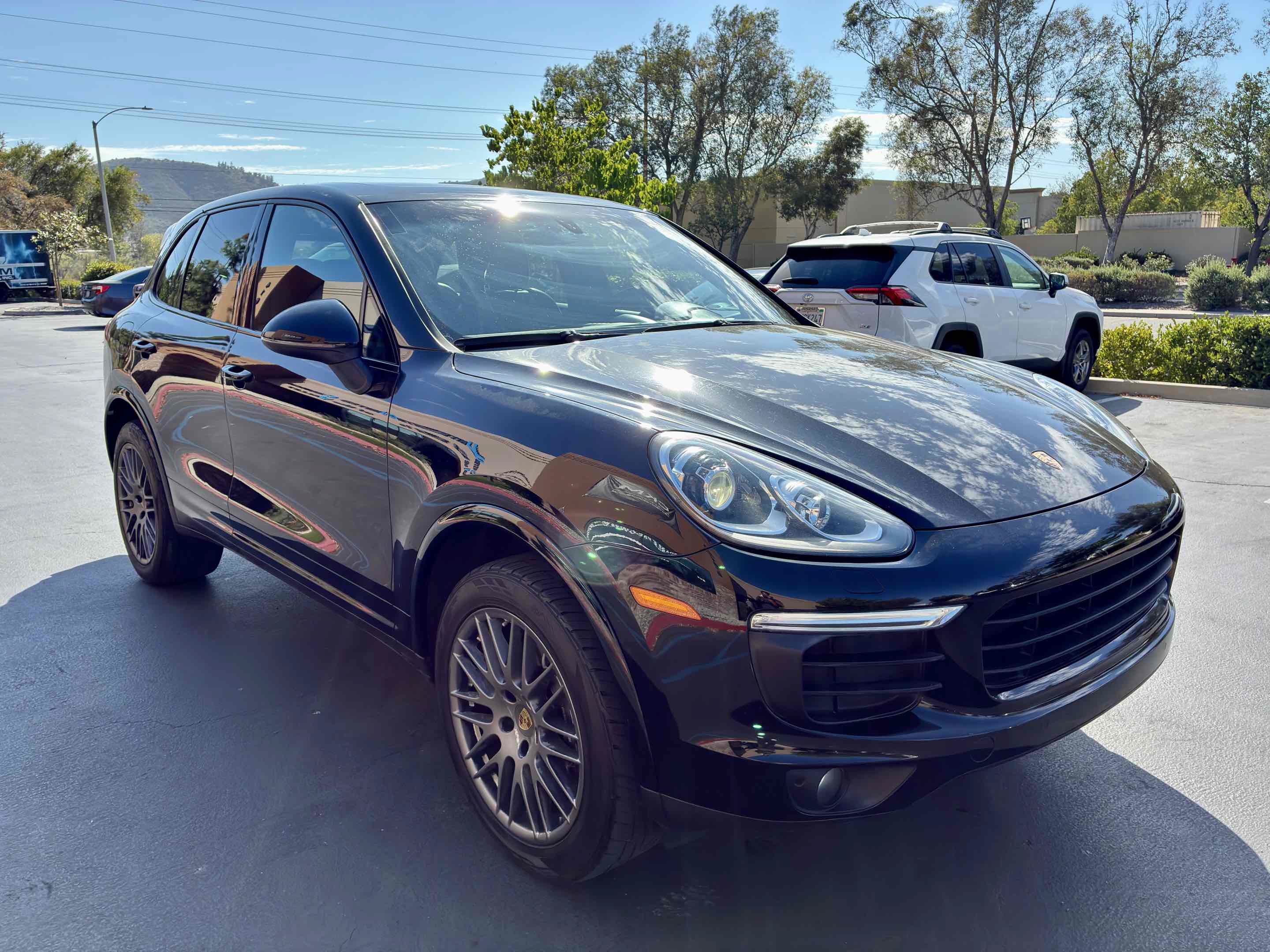 Used 2017 Porsche Cayenne AWD/4WD image 6