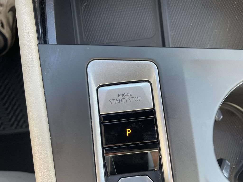 Certified 2024 Volkswagen Atlas SE FWD image 30
