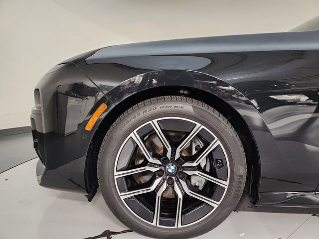 Used 2025 BMW 740i RWD image 11