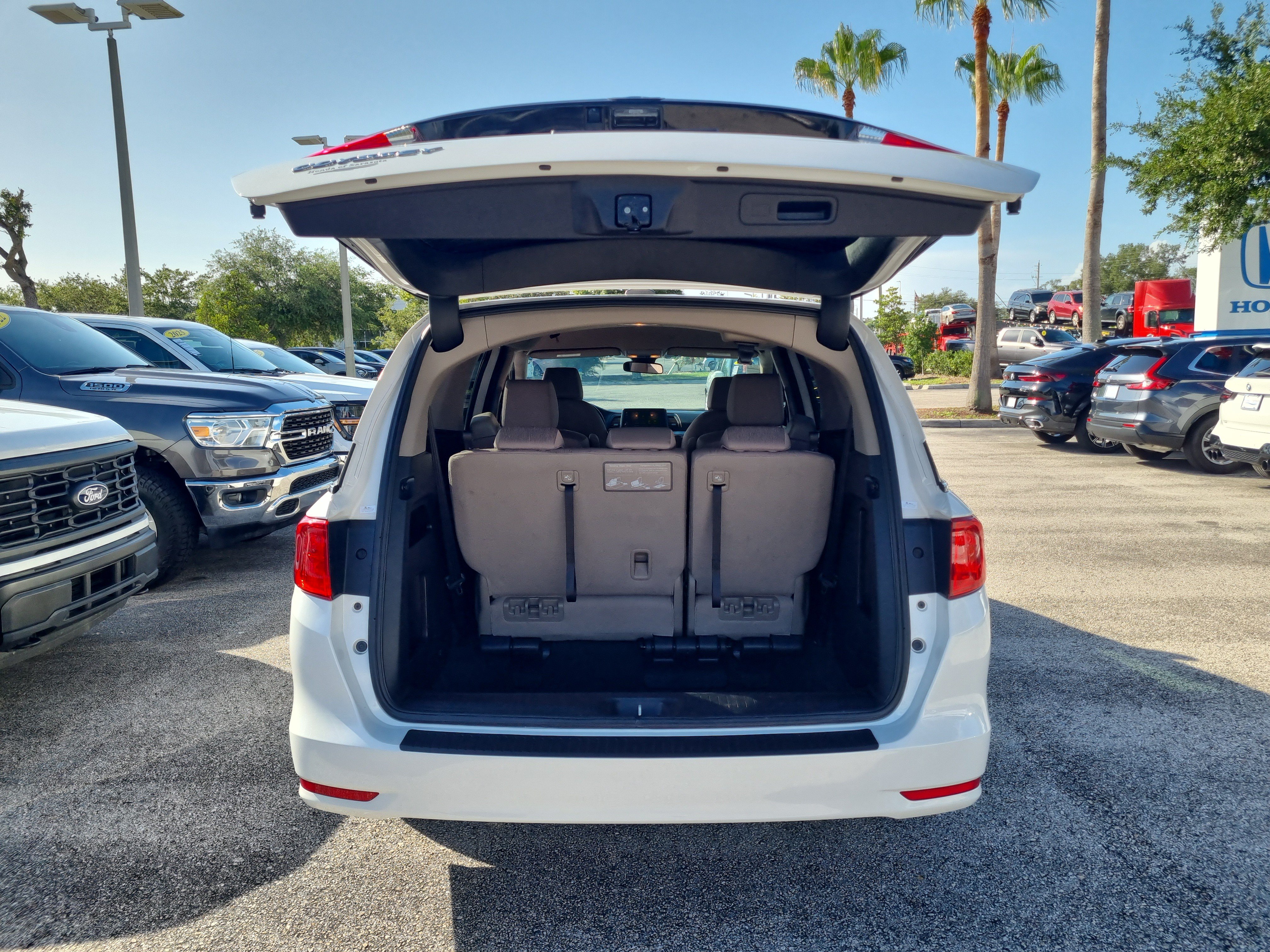 Used 2023 Honda Odyssey EX image 12