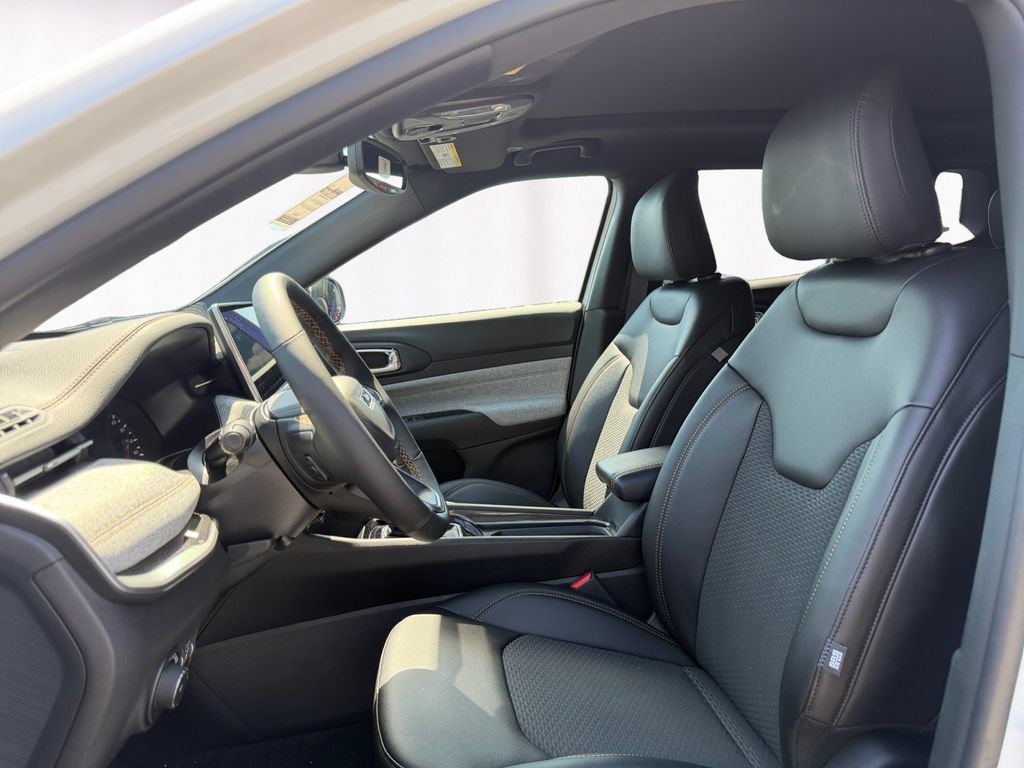 New 2026 Jeep Compass Latitude AWD/4WD image 9