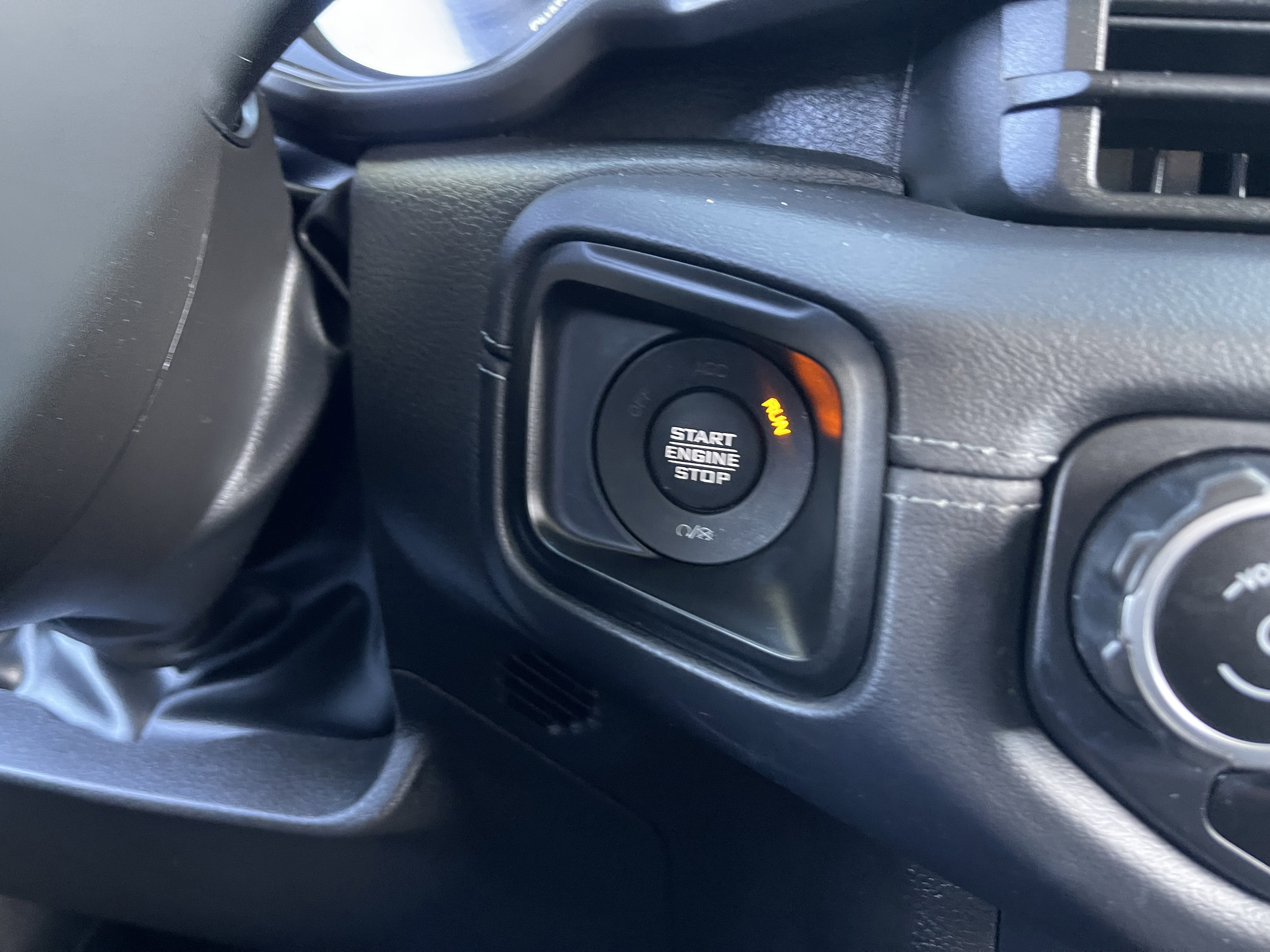 Used 2024 Jeep Wrangler Unlimited Rubicon 4xe AWD/4WD image 32