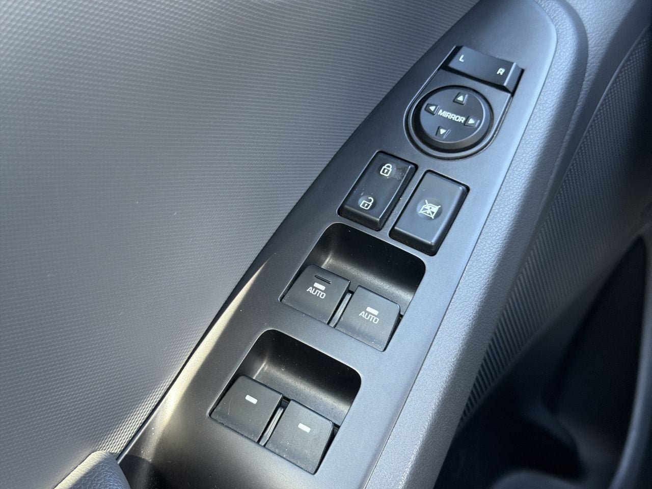 Used 2019 Hyundai Ioniq Limited w/ Ultimate Package 02 FWD image 11