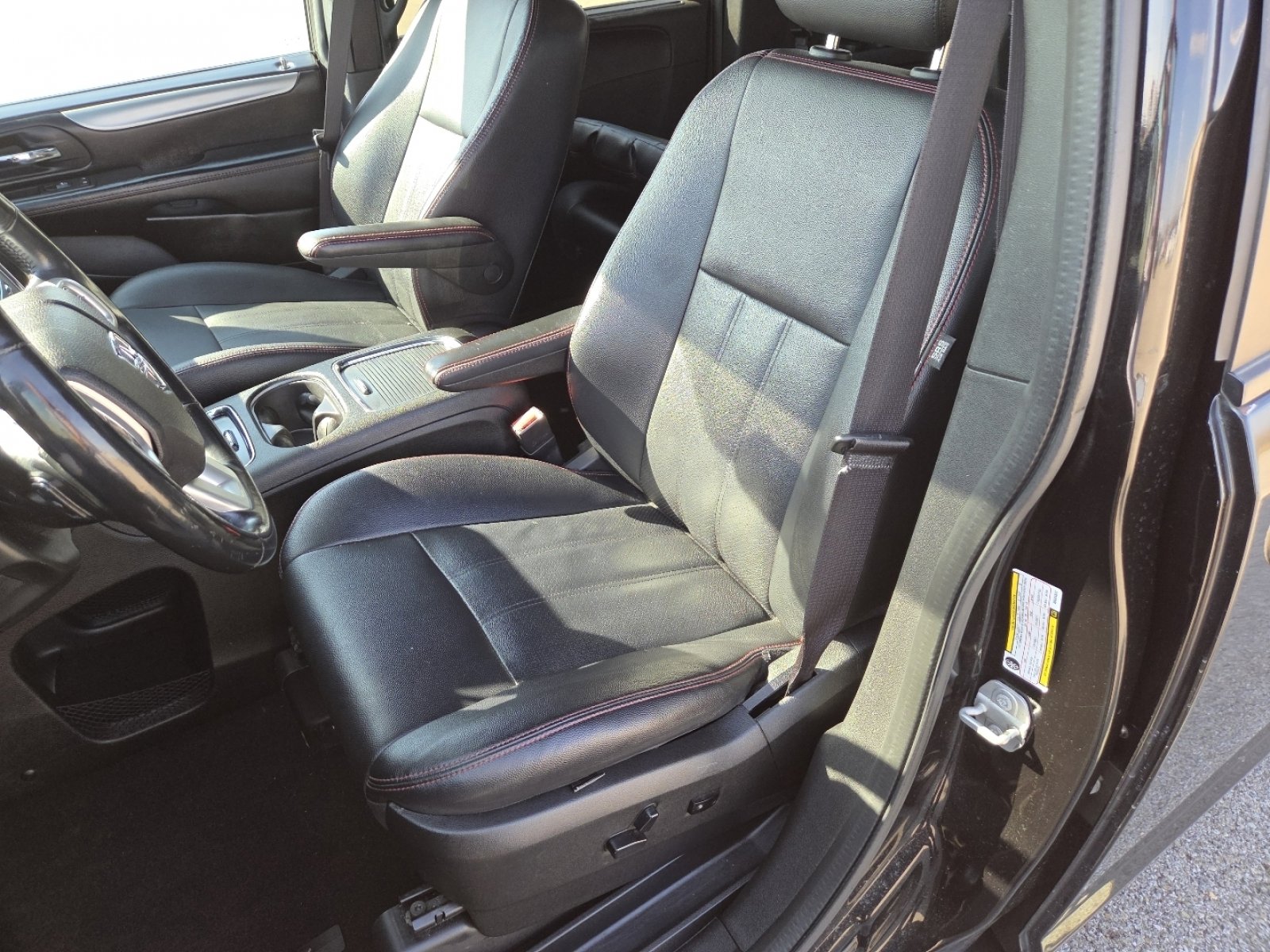 Used 2019 Dodge Grand Caravan GT image 23