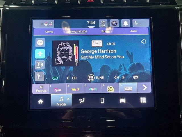 Used 2024 Jeep Grand Cherokee Altitude image 15