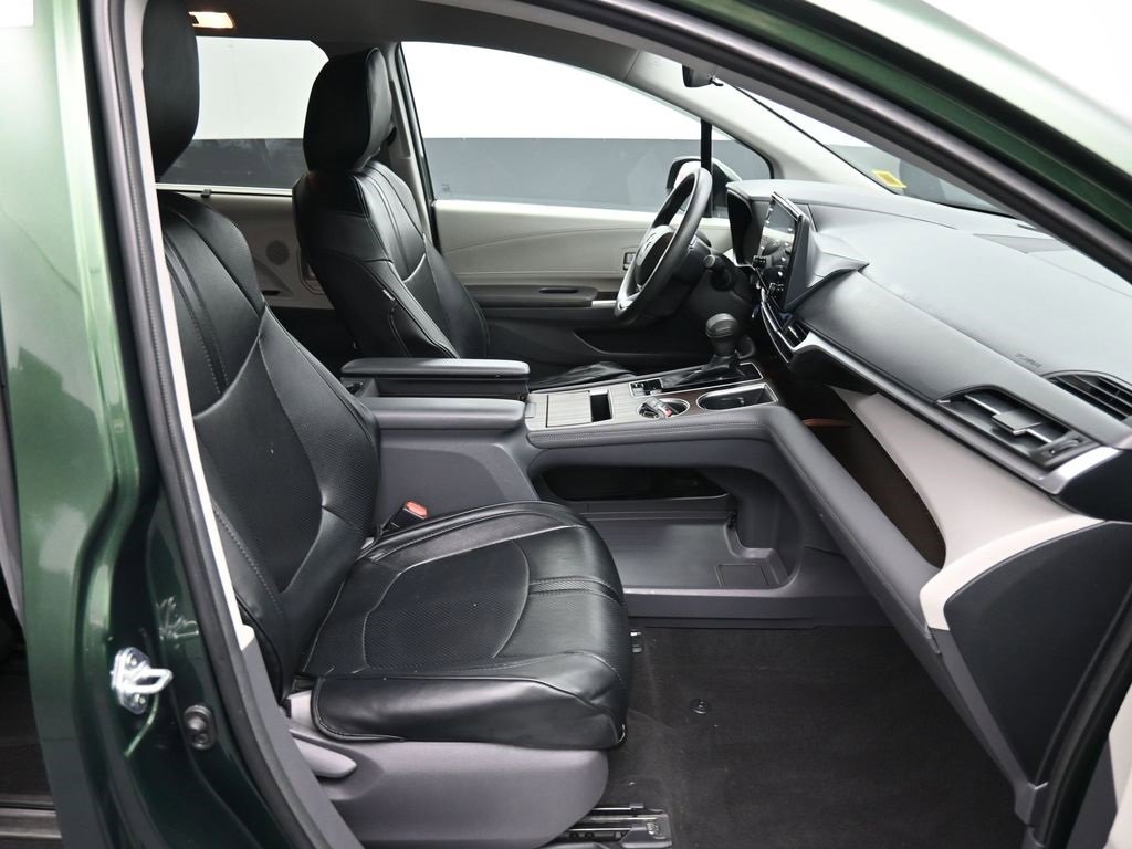 Certified 2021 Toyota Sienna LE image 25