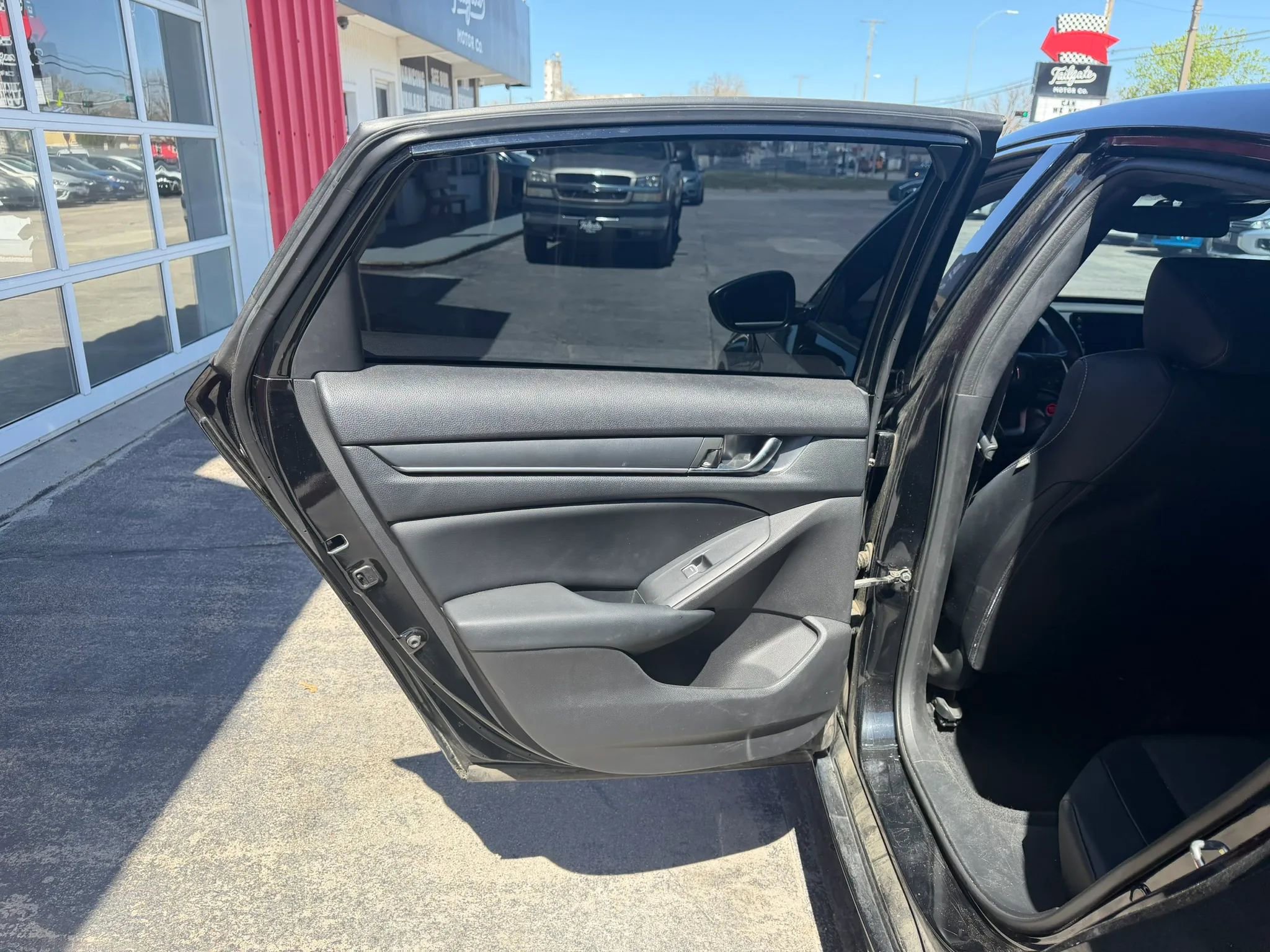 Used 2018 Honda Accord Sport image 10