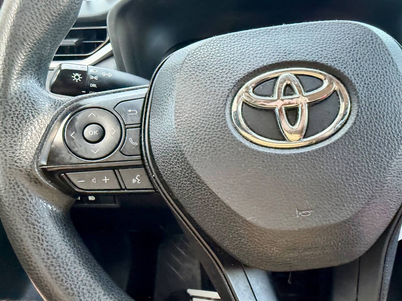 Used 2022 Toyota RAV4 LE AWD/4WD image 31