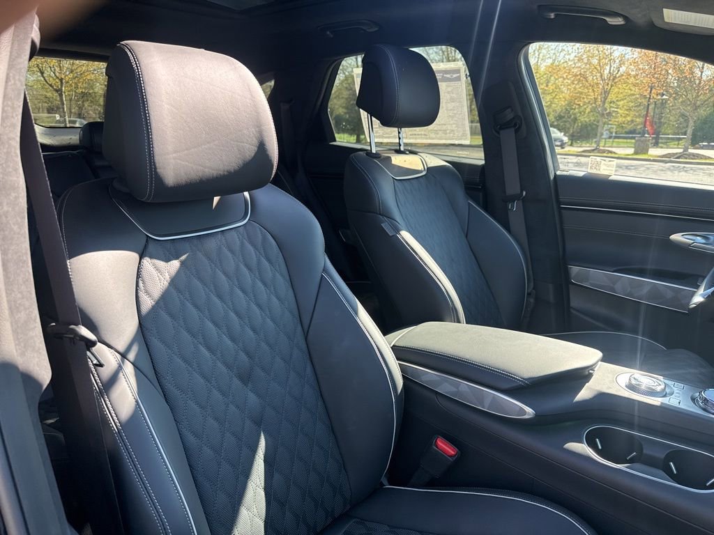 Certified 2024 Genesis GV70 3.5T Sport w/ Sport Advanced Package image 37