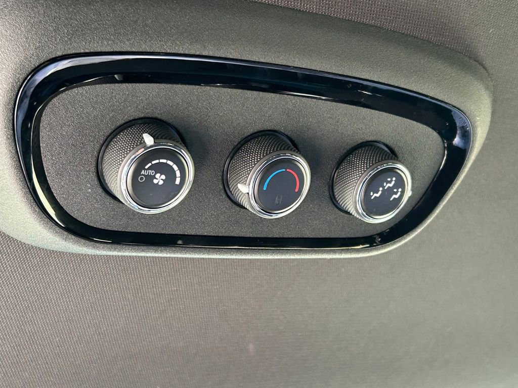 Used 2025 Dodge Durango GT image 22