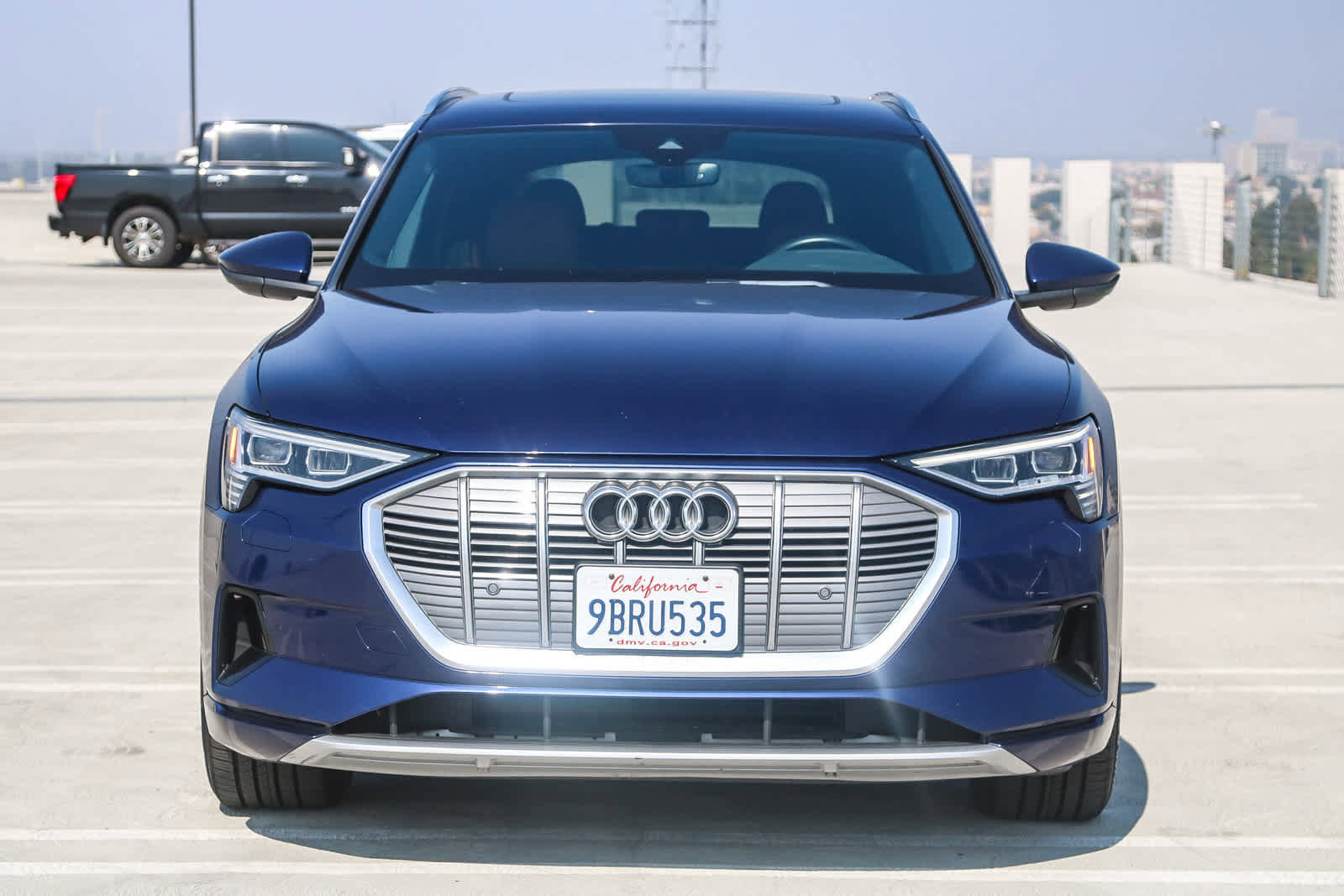 Used 2022 Audi e-tron Premium image 2