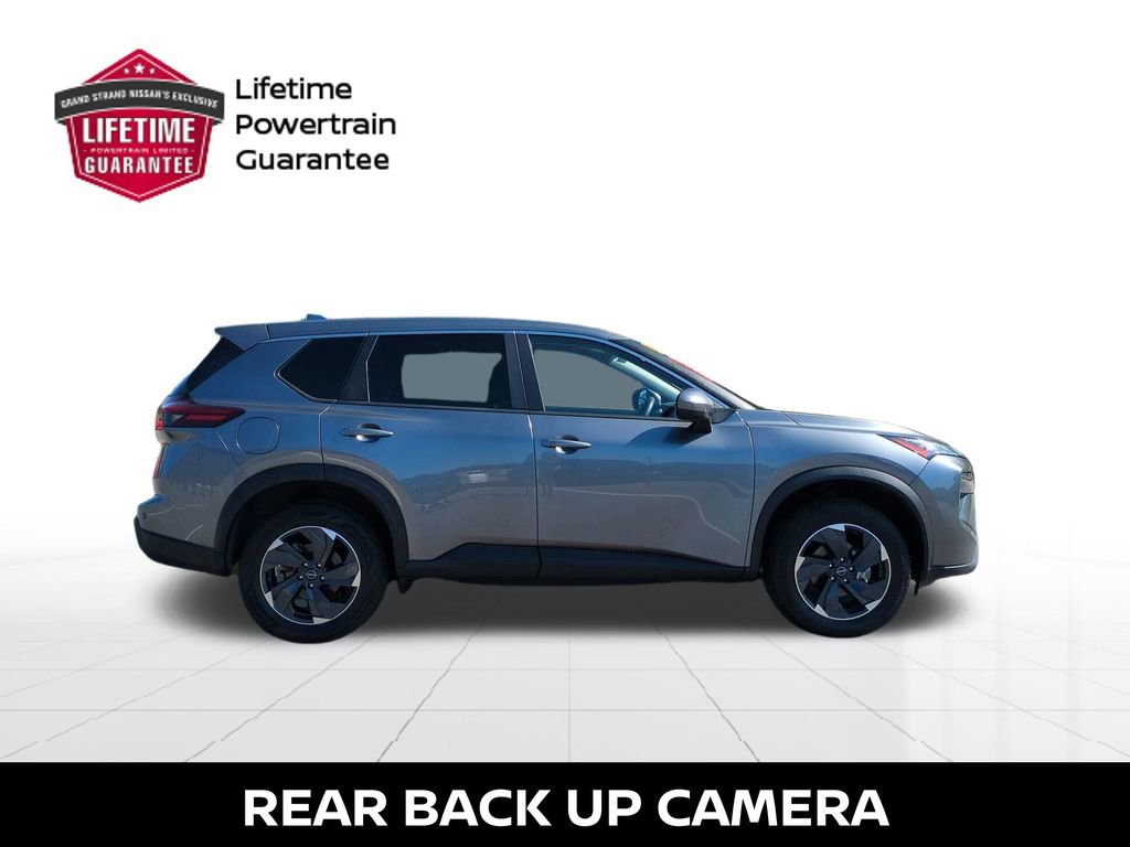 Used 2024 Nissan Rogue SV image 2