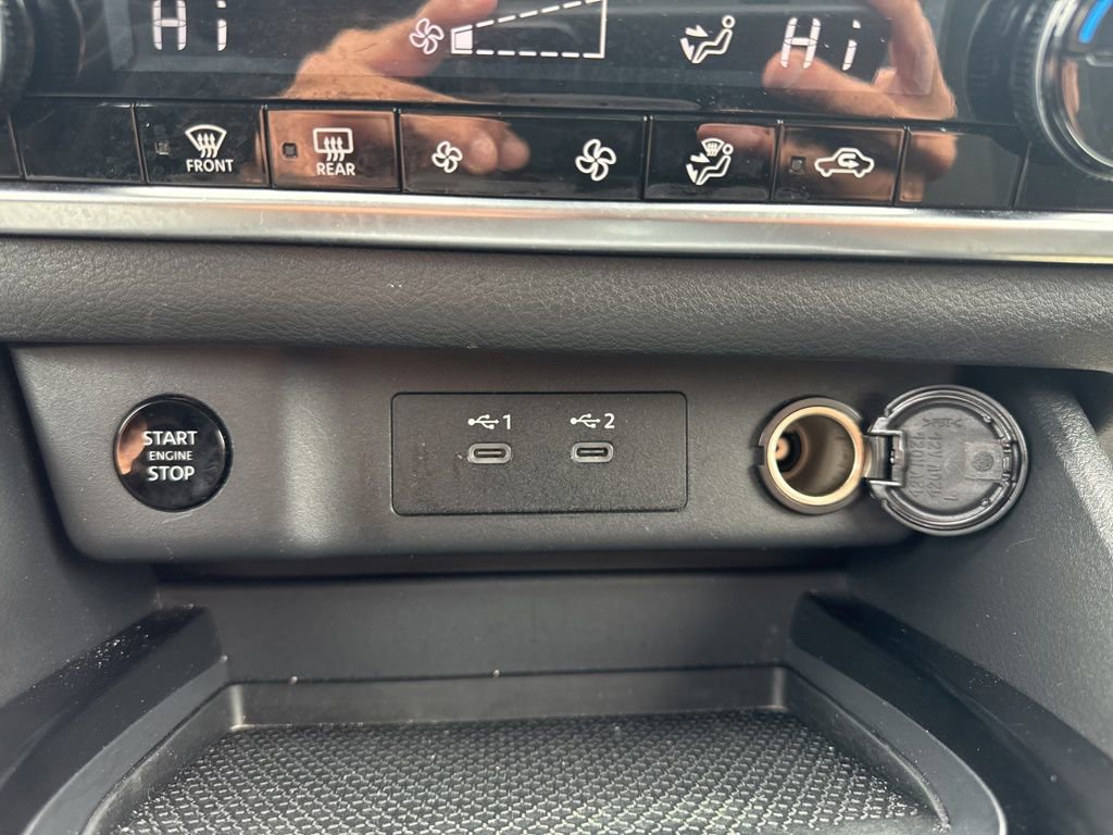 Used 2025 Nissan Rogue SV image 22