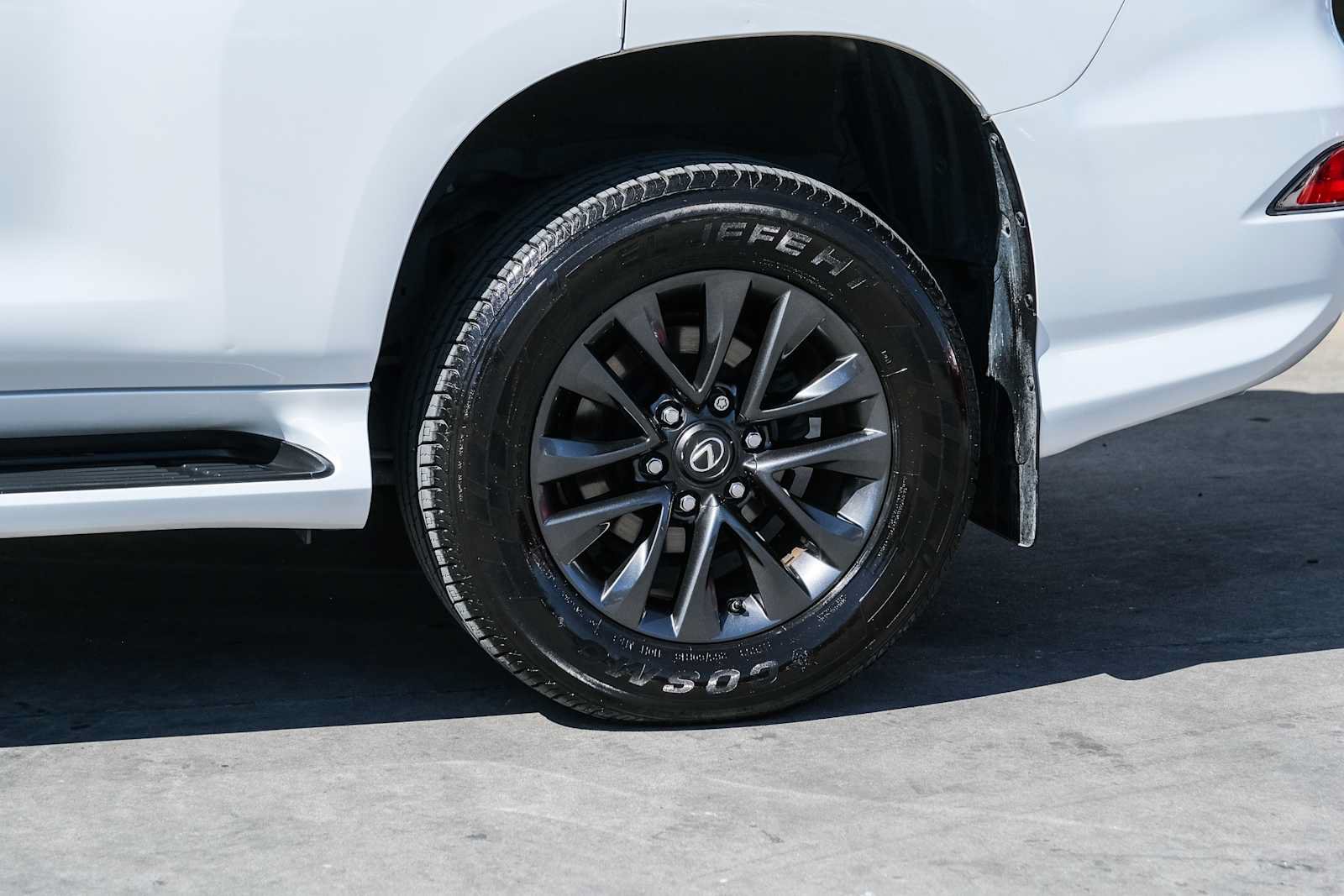 Used 2021 Lexus GX 460 Premium w/ Premium Package AWD/4WD image 19