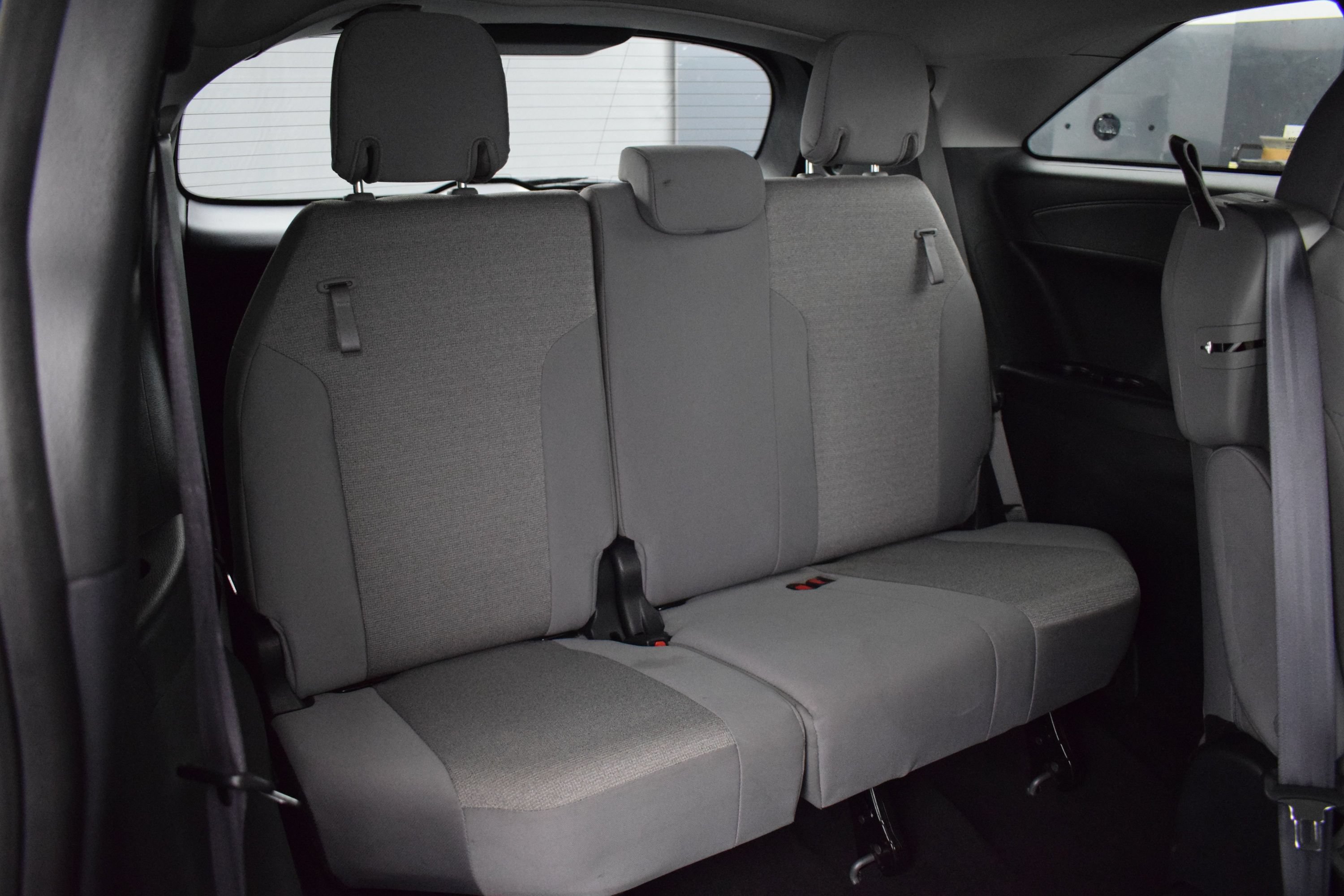 Used 2025 Toyota Sienna LE FWD image 12