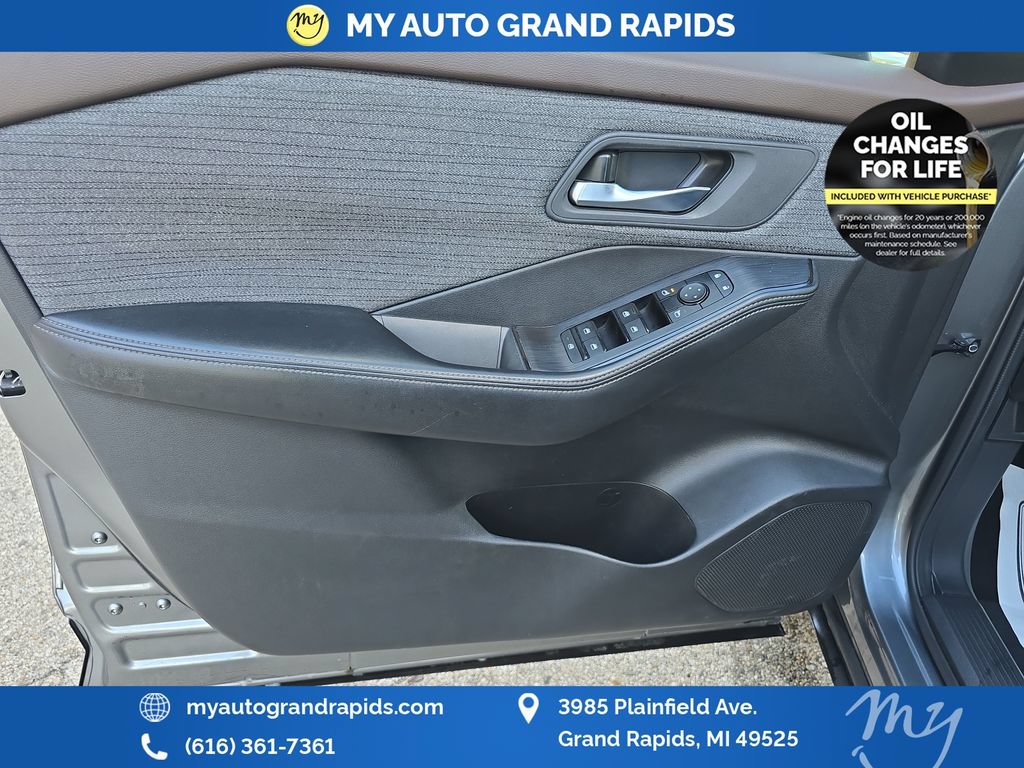 Used 2023 Nissan Rogue SV AWD/4WD image 10