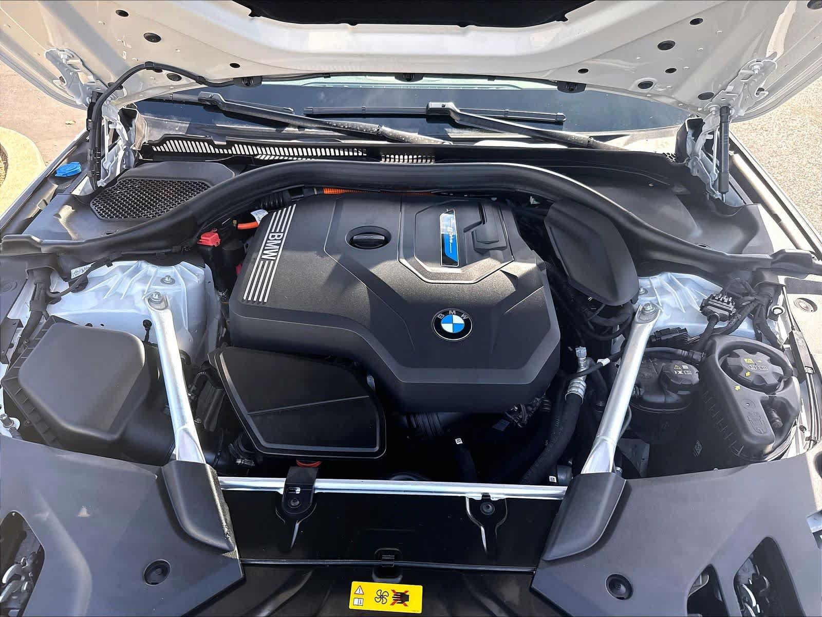 Used 2023 BMW 530e w/ Convenience Package RWD image 33