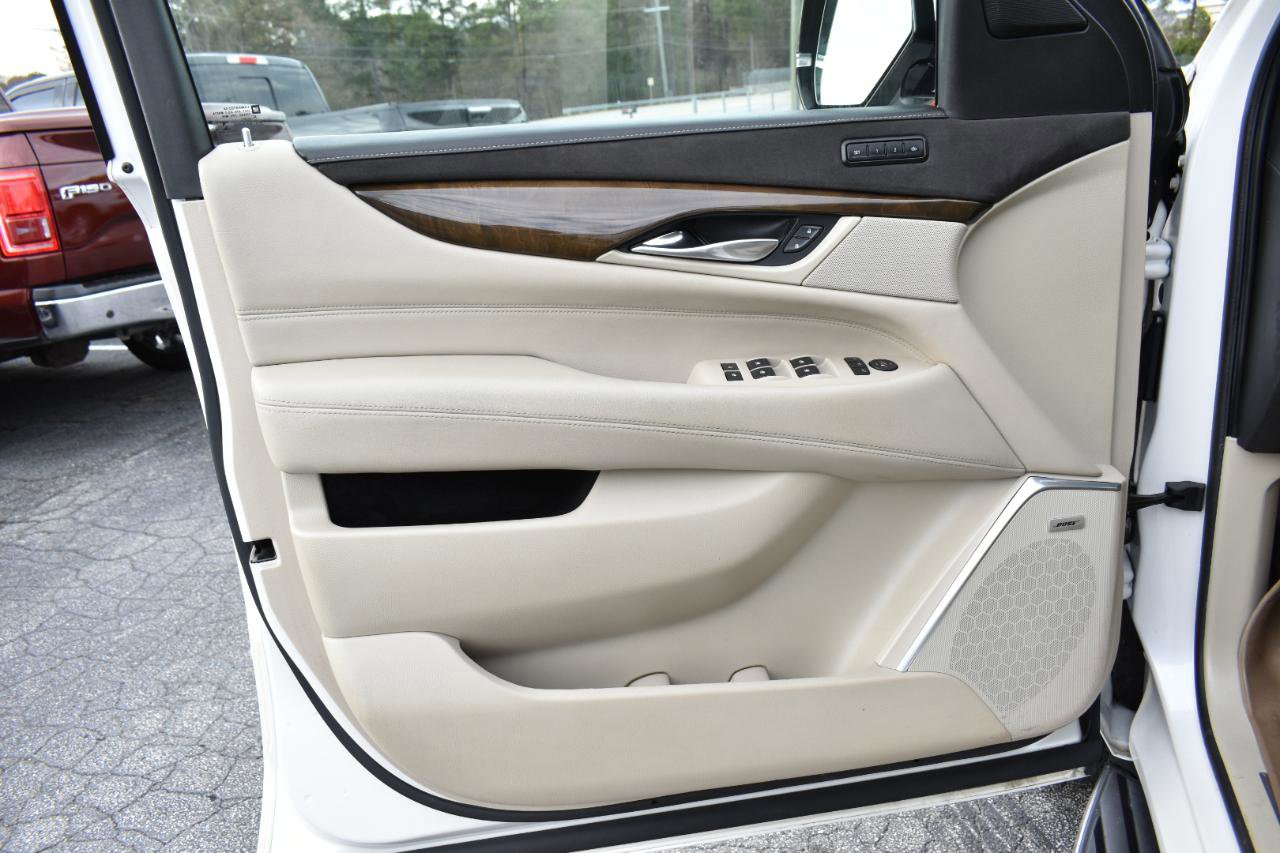 Used 2020 Cadillac Escalade ESV Premium Luxury AWD/4WD image 34