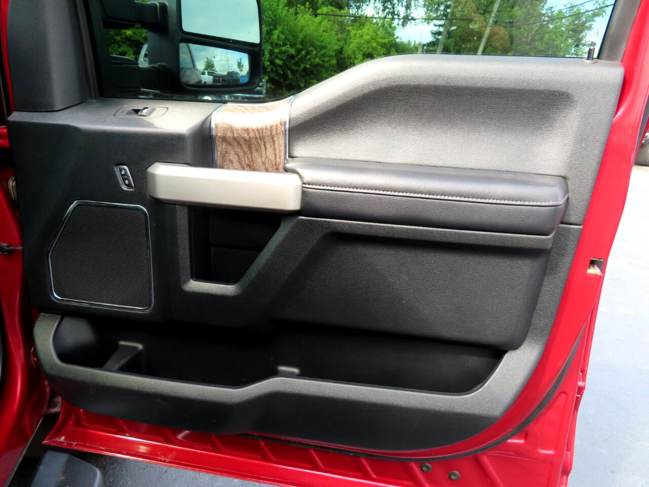 Used 2019 Ford F250 Lariat w/ Lariat Value Package image 40