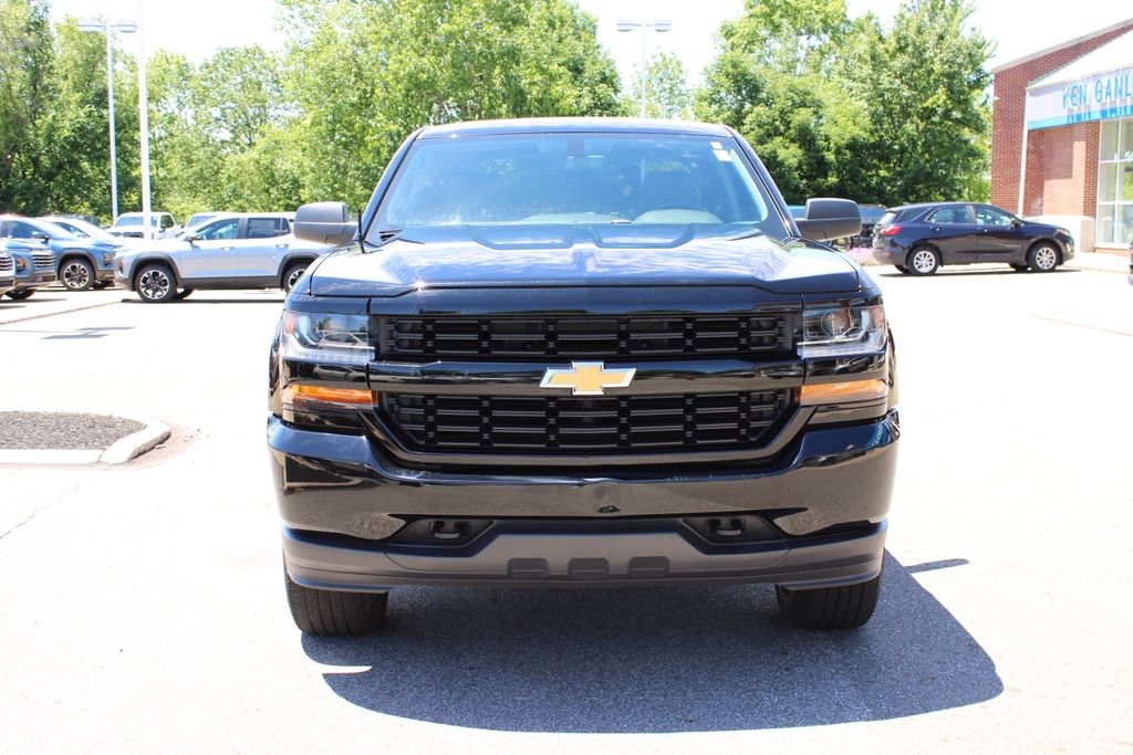 Used 2017 Chevrolet Silverado 1500 Custom w/ Custom Convenience Package AWD/4WD image 5